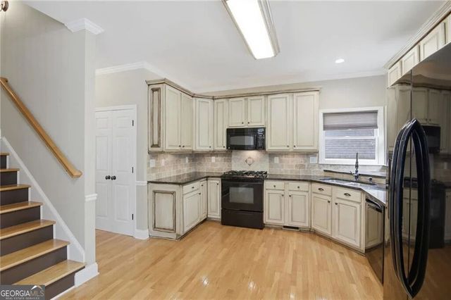 4343 Clairesbrook Lane, Acworth, GA 30101