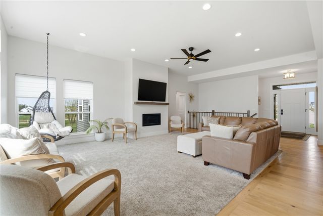 2642 Burr Oak Court, Marion, IA 52302
