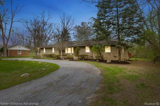 24806 Power Road, Farmington Hills, MI 48336