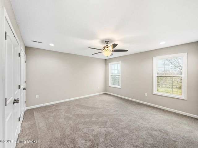 207 Charles Carr Dr, Harrodsburg, KY 40330