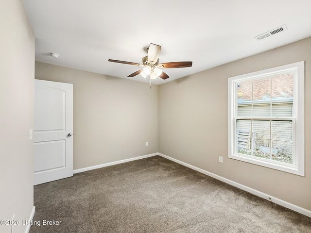 207 Charles Carr Dr, Harrodsburg, KY 40330