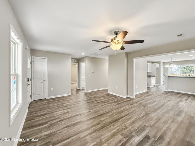 207 Charles Carr Dr, Harrodsburg, KY 40330