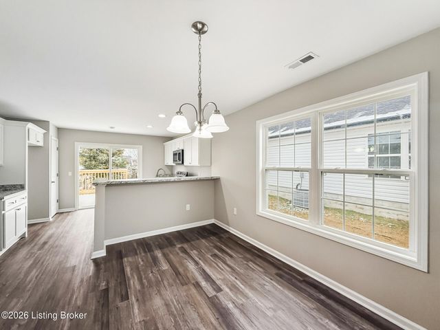 207 Charles Carr Dr, Harrodsburg, KY 40330