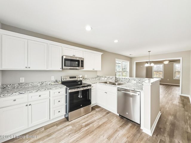 207 Charles Carr Dr, Harrodsburg, KY 40330