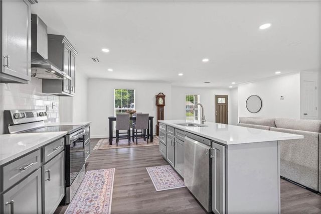 6711 Highmont Drive, Theodore, AL 36582