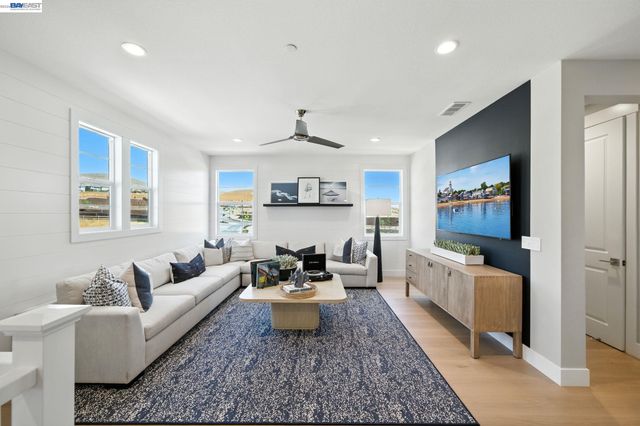 1799 Sill Ave, Dublin, CA 94568