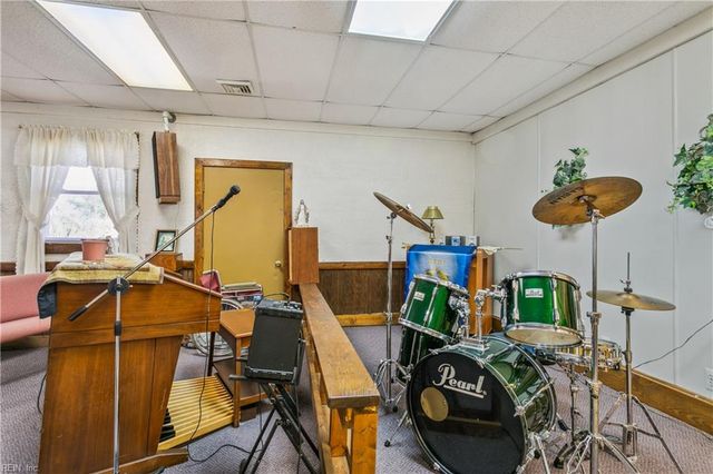 10323 Maryus RD, Hayes, VA 23072