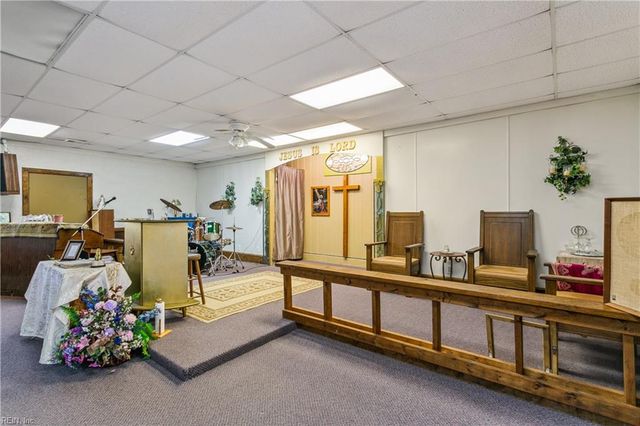 10323 Maryus RD, Hayes, VA 23072