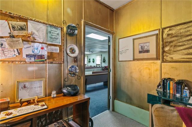 10323 Maryus RD, Hayes, VA 23072