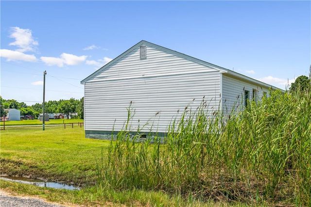 10323 Maryus RD, Hayes, VA 23072