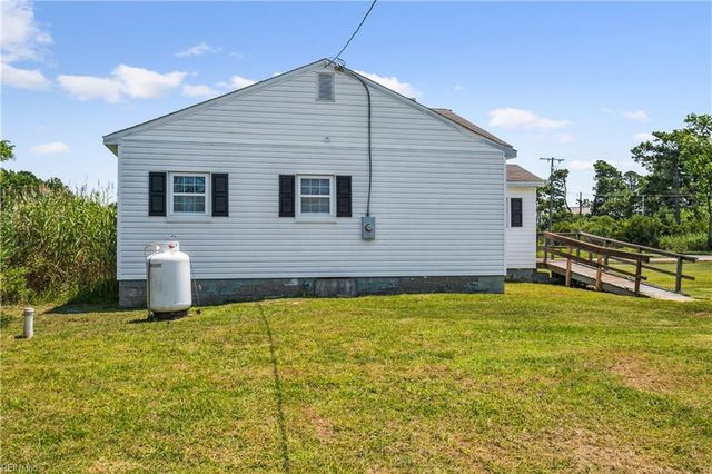 10323 Maryus RD, Hayes, VA 23072