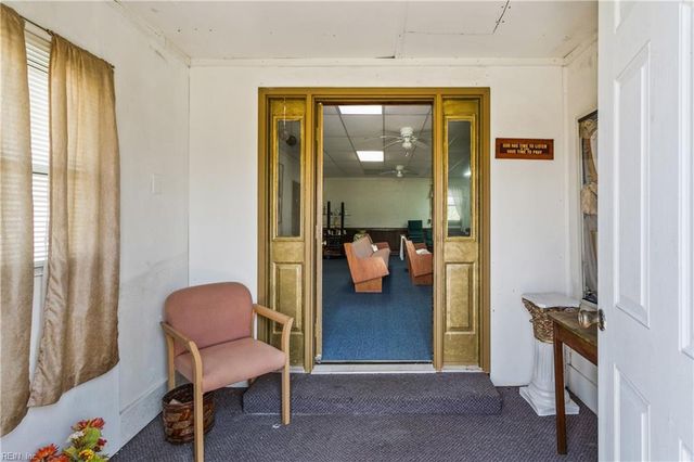 10323 Maryus RD, Hayes, VA 23072