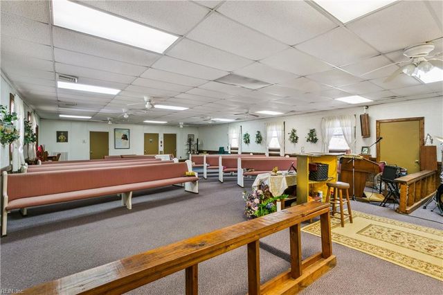 10323 Maryus RD, Hayes, VA 23072