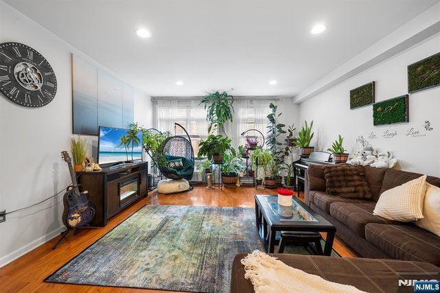 9252 Kennedy Boulevard 204, North Bergen, NJ 07047