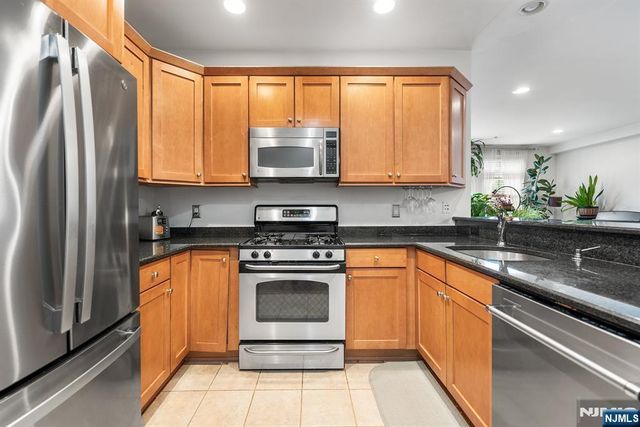9252 Kennedy Boulevard 204, North Bergen, NJ 07047