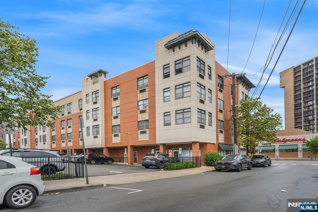 9252 Kennedy Boulevard 204, North Bergen, NJ 07047
