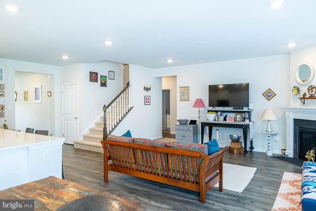 200 DORAL CT, Egg Harbor Township, NJ 08234