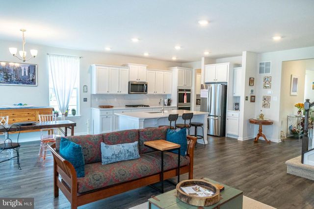 200 DORAL CT, Egg Harbor Township, NJ 08234