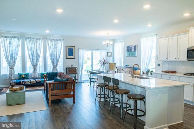 200 DORAL CT, Egg Harbor Township, NJ 08234