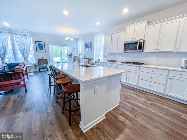 200 DORAL CT, Egg Harbor Township, NJ 08234