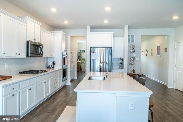 200 DORAL CT, Egg Harbor Township, NJ 08234