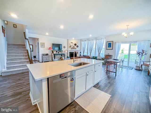 200 DORAL CT, Egg Harbor Township, NJ 08234