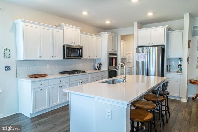 200 DORAL CT, Egg Harbor Township, NJ 08234