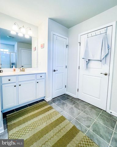 200 DORAL CT, Egg Harbor Township, NJ 08234