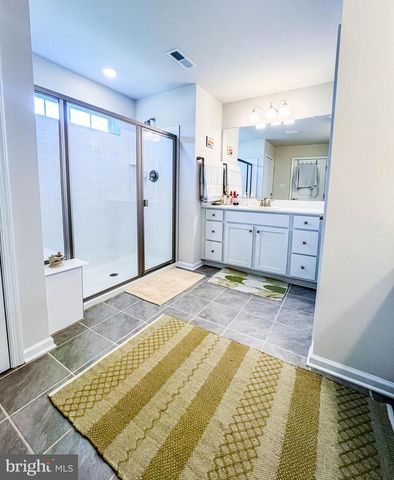 200 DORAL CT, Egg Harbor Township, NJ 08234