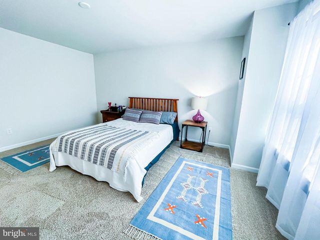 200 DORAL CT, Egg Harbor Township, NJ 08234