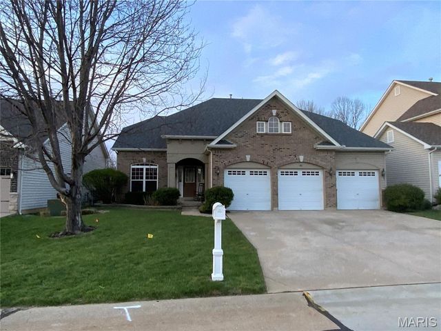 193 Berry Manor Circle, St Peters, MO 63376