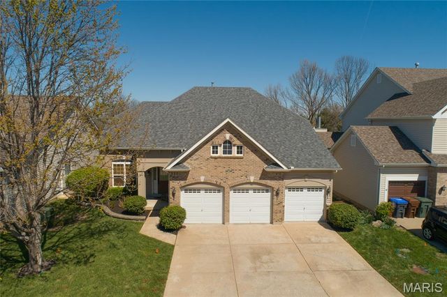 193 Berry Manor Circle, St Peters, MO 63376