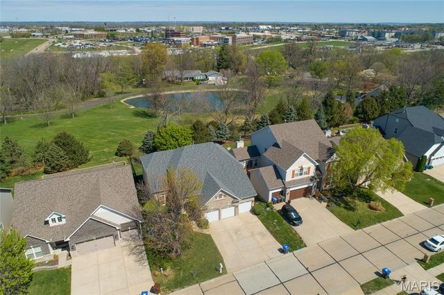 193 Berry Manor Circle, St Peters, MO 63376