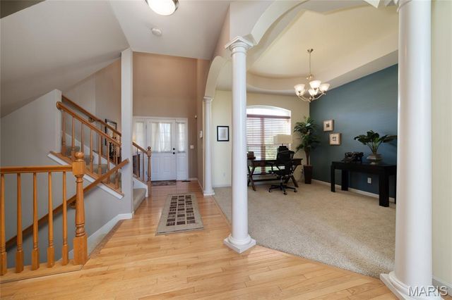 193 Berry Manor Circle, St Peters, MO 63376