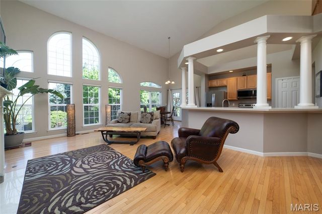 193 Berry Manor Circle, St Peters, MO 63376