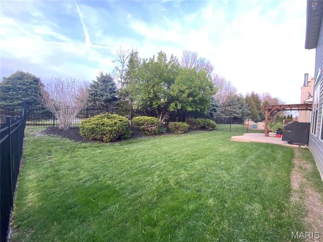 193 Berry Manor Circle, St Peters, MO 63376