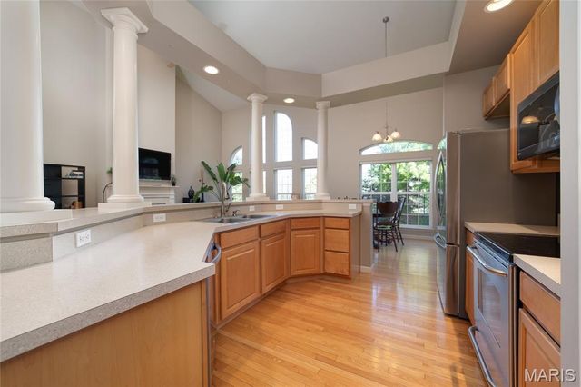193 Berry Manor Circle, St Peters, MO 63376