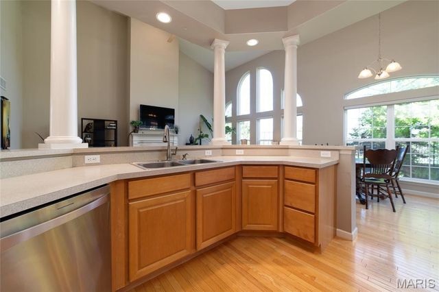 193 Berry Manor Circle, St Peters, MO 63376