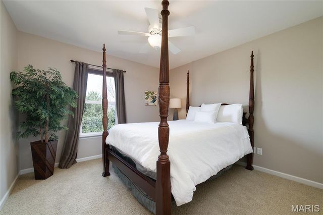 193 Berry Manor Circle, St Peters, MO 63376