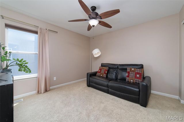 193 Berry Manor Circle, St Peters, MO 63376