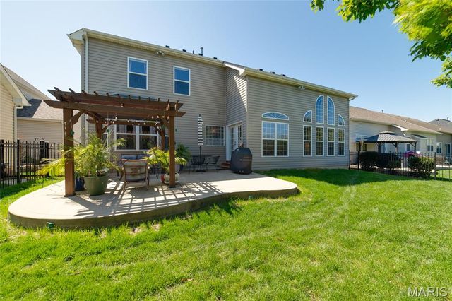 193 Berry Manor Circle, St Peters, MO 63376