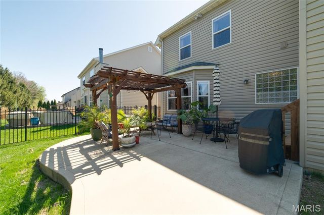 193 Berry Manor Circle, St Peters, MO 63376