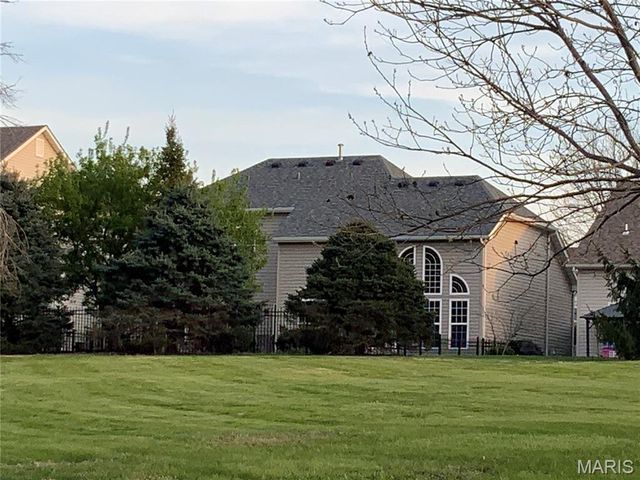 193 Berry Manor Circle, St Peters, MO 63376