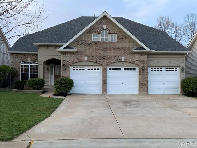 193 Berry Manor Circle, St Peters, MO 63376