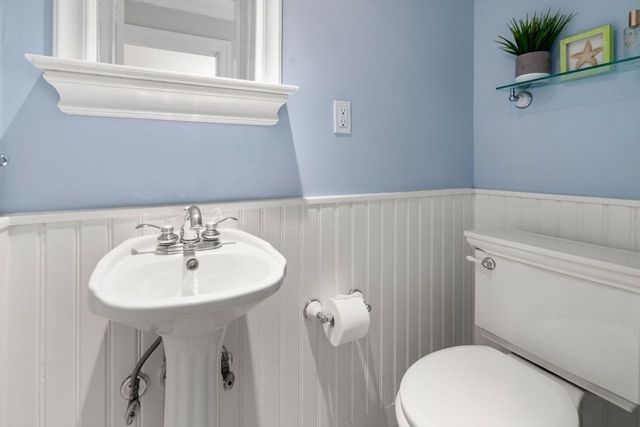 187 Hinckley Rd, Milton, MA 02186