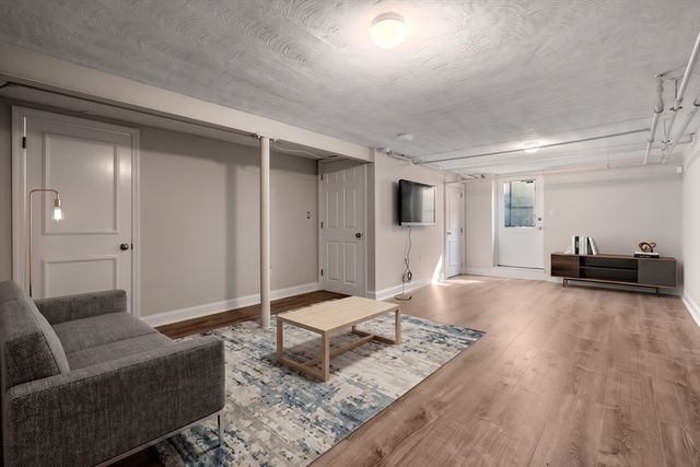 187 Hinckley Rd, Milton, MA 02186