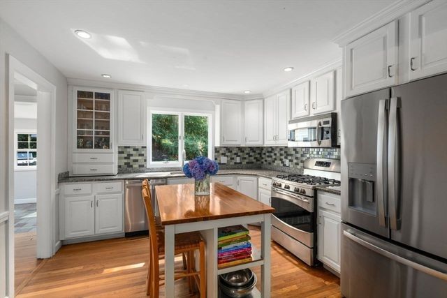 187 Hinckley Rd, Milton, MA 02186