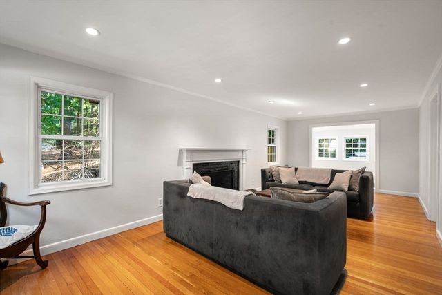 187 Hinckley Rd, Milton, MA 02186