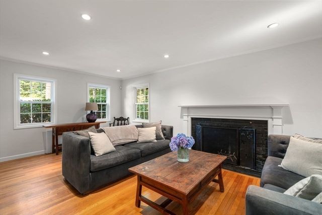 187 Hinckley Rd, Milton, MA 02186