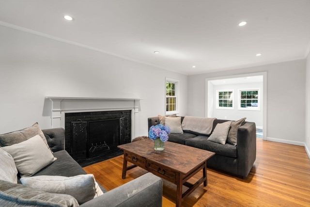 187 Hinckley Rd, Milton, MA 02186